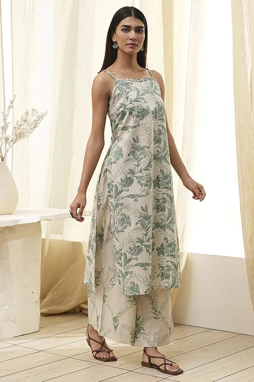 Women Green Cotton Floral Strappy Straight Kurta Set - Image 3